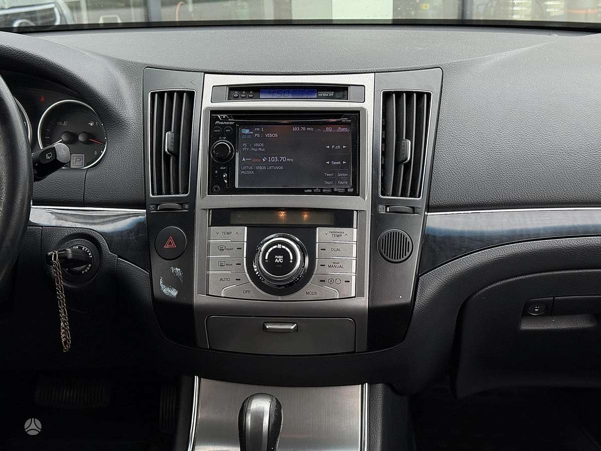 Hyundai ix55 2011 — interior