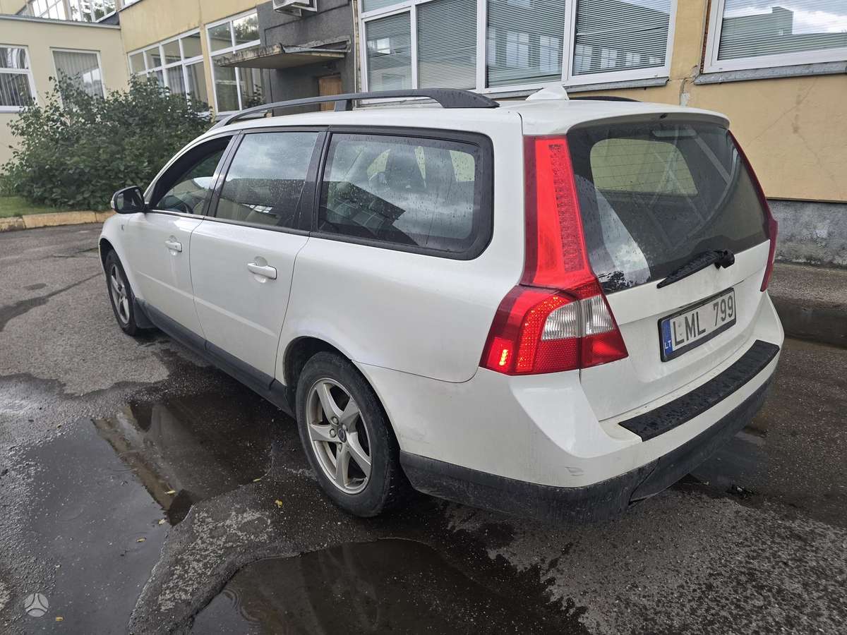 Volvo V70 2008 — салон