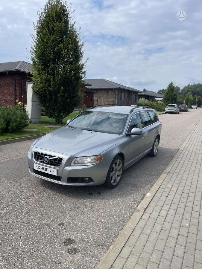 Volvo V70, 2011