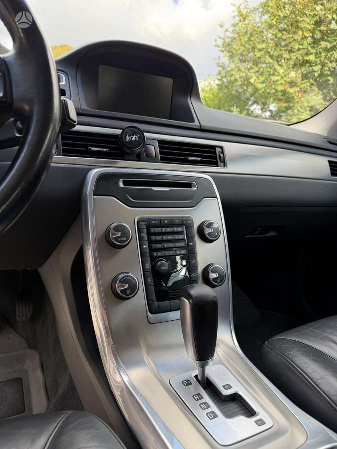 Volvo V70 2011 — photo 19