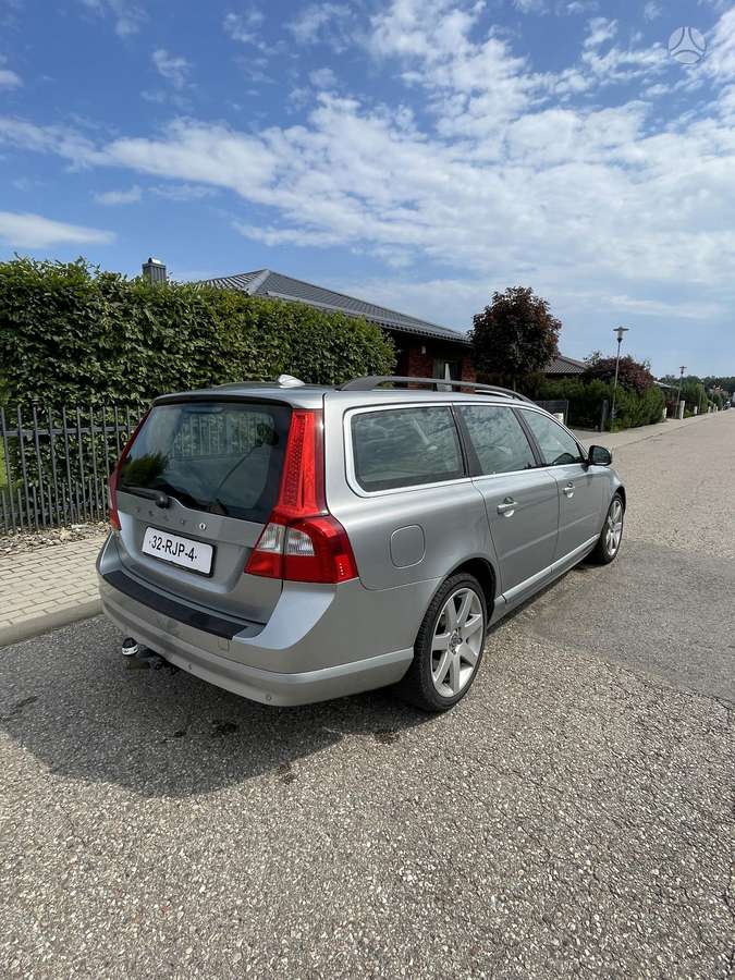 Volvo V70 2011 — photo 6