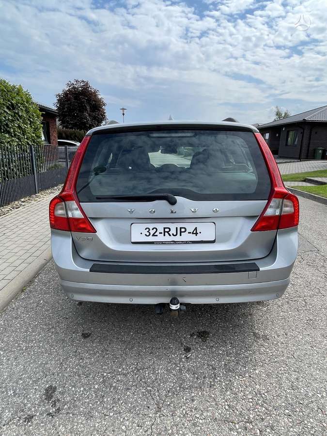Volvo V70 2011 — photo 7