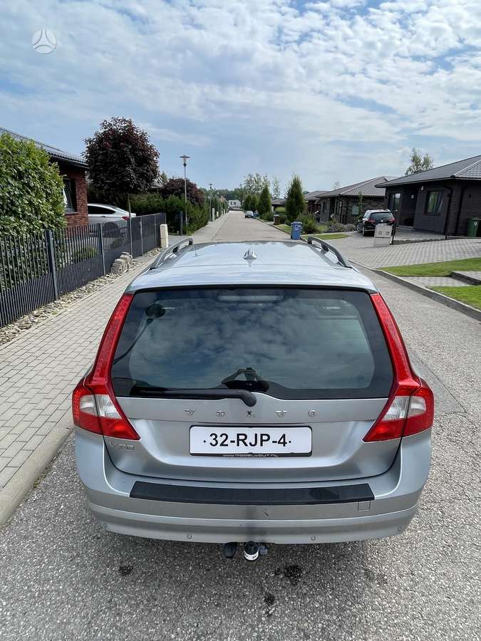 Volvo V70 2011 — photo 8