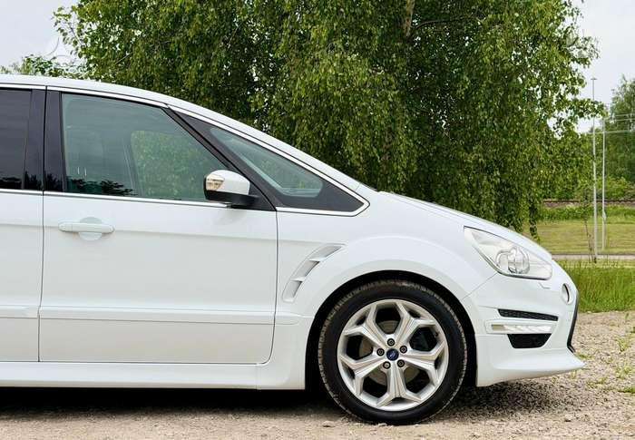 Ford S-MAX 2013 — photo 10
