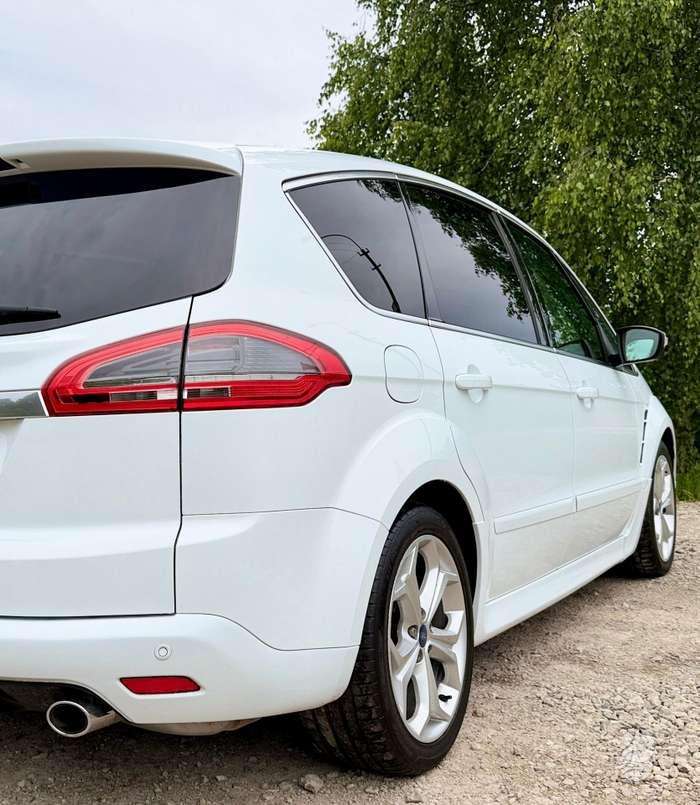 Ford S-MAX 2013 — photo 16