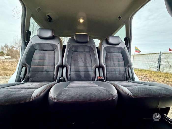 Ford S-MAX 2013 — photo 24