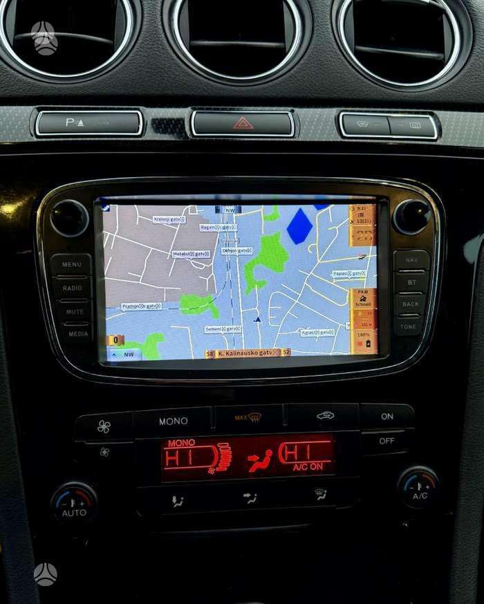 Ford S-MAX 2013 — photo 29