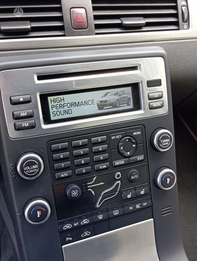 Volvo V70 2007 — photo 16