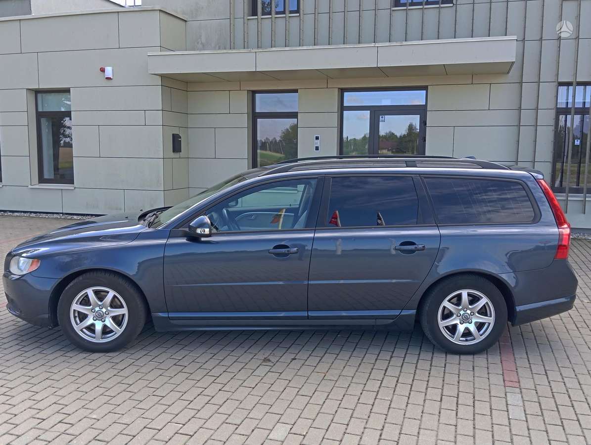 Volvo V70 2007 — interior