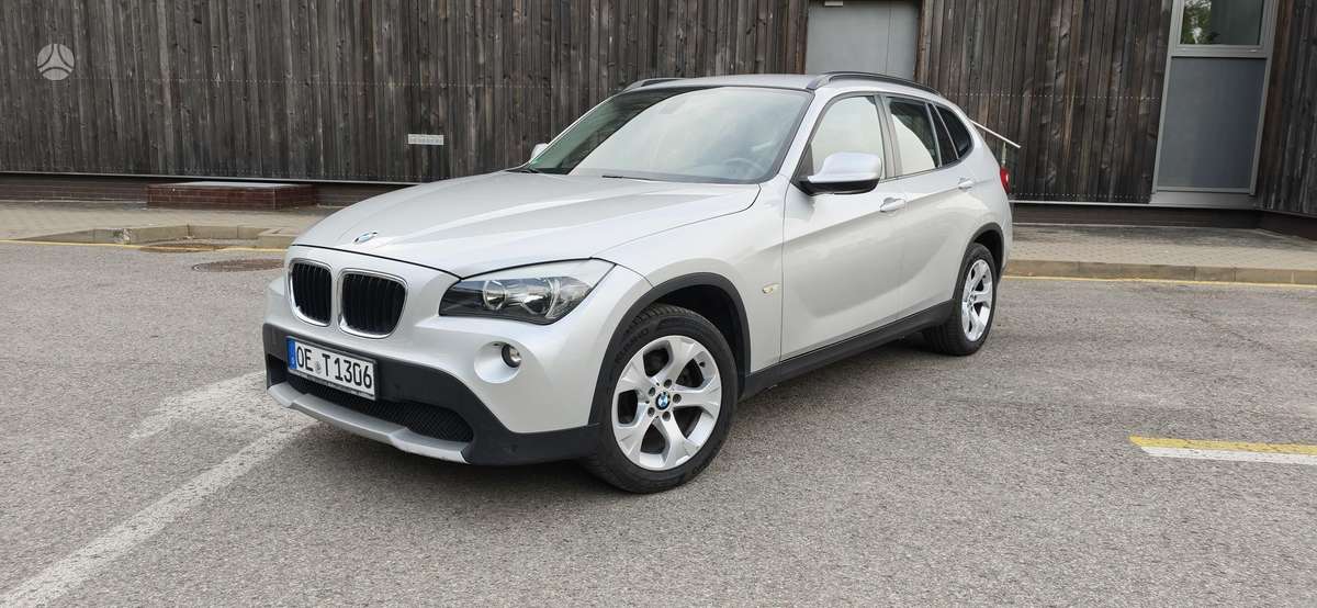 BMW X1 2011 — вигляд ззаду