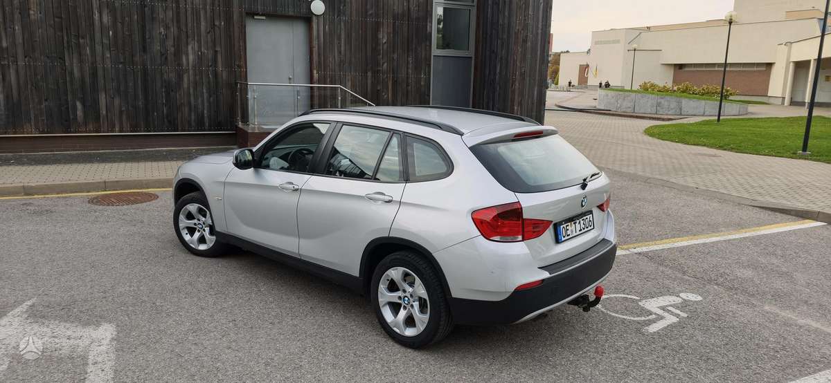 BMW X1 2011 — двигун 1995 cm³, 177 HP (130kW)