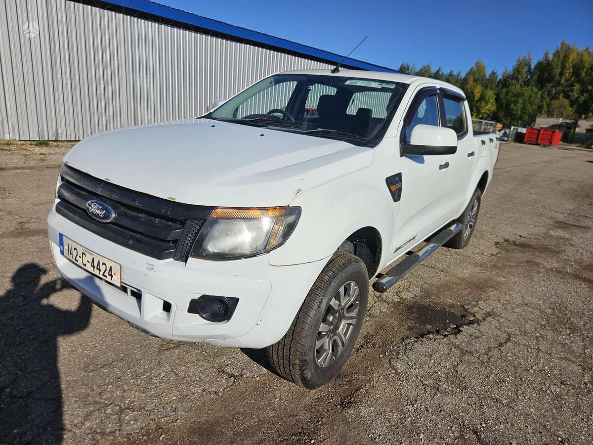 Ford Ranger 2014 — rear view