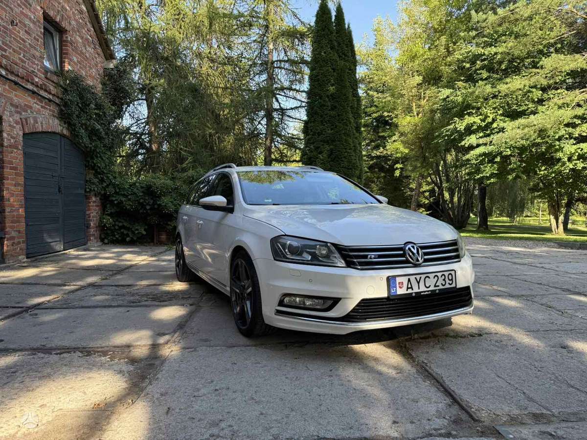 Volkswagen Passat 2013 — салон