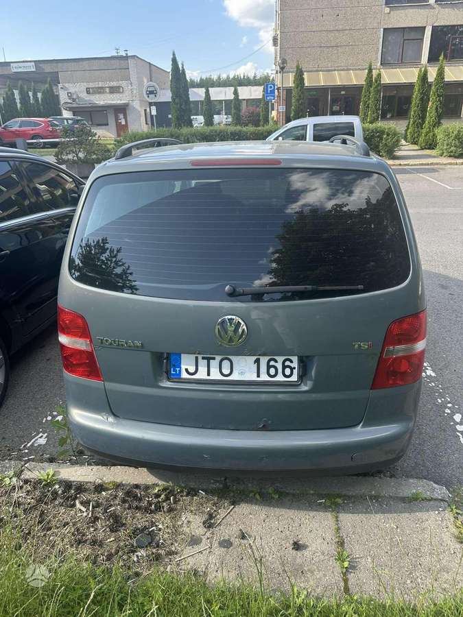Volkswagen Touran 2006 — двигун 1390 cm³, 140 HP (103kW)