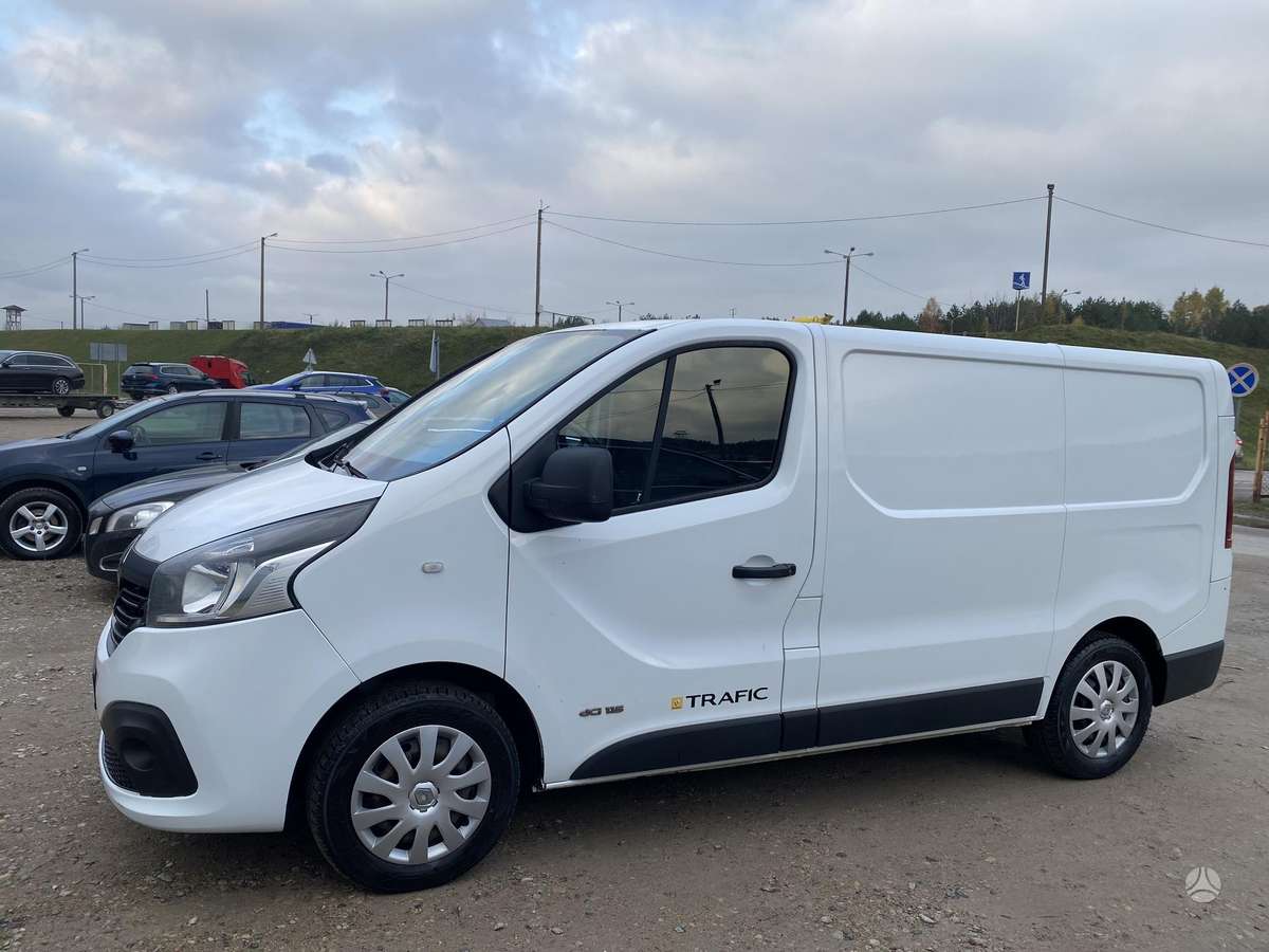 Renault Trafic 2015 — interior