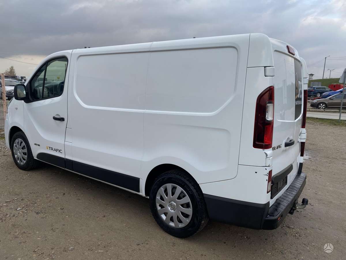 Renault Trafic 2015 — engine 1598 cm³, 116 HP (85kW)