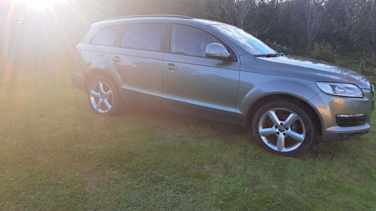 Audi Q7 2008 — салон