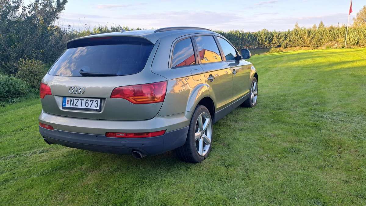 Audi Q7 2008 — двигун 2967 cm³, 239 HP (176kW)
