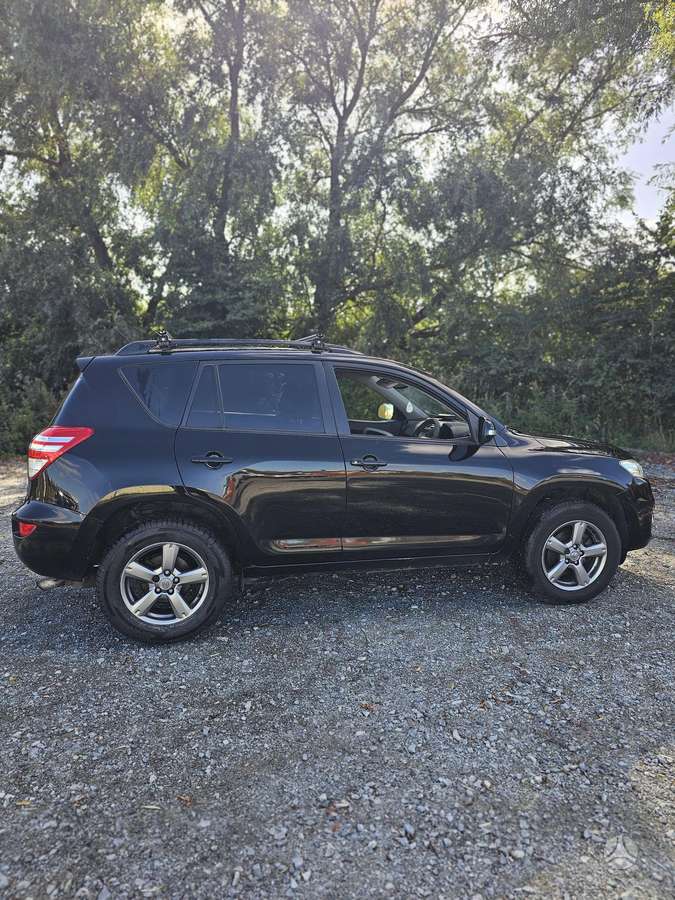 Toyota RAV4 2012 — photo 8