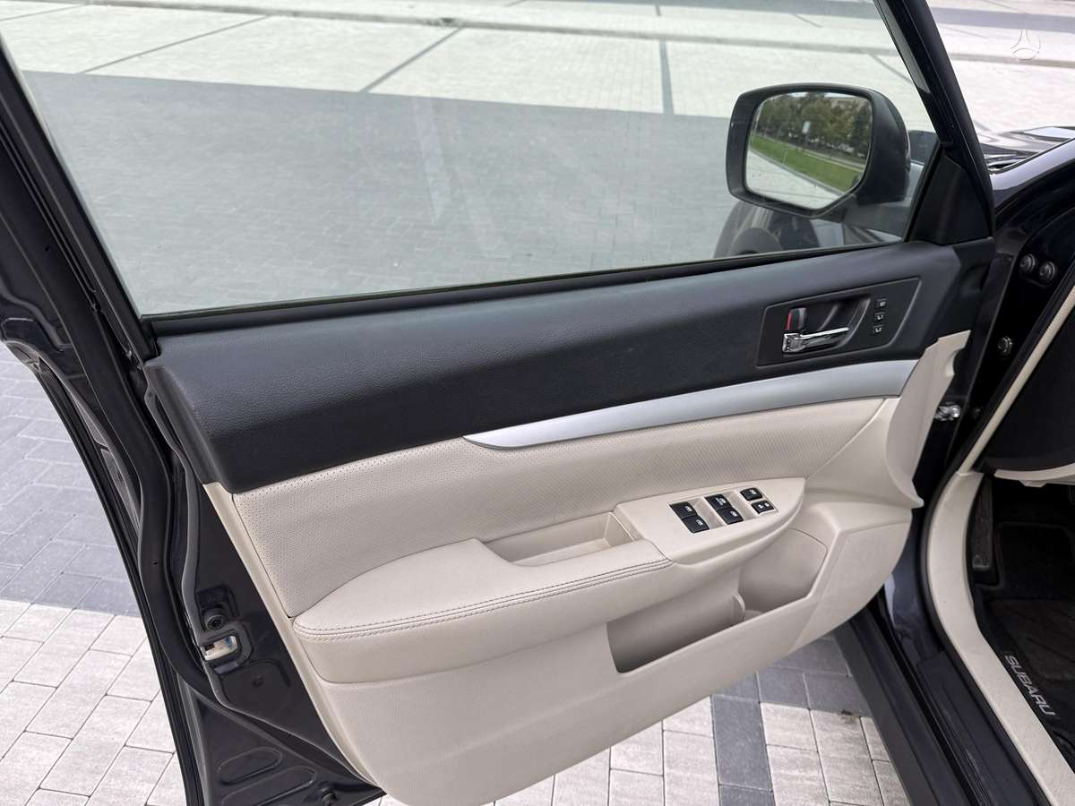 Subaru Outback 2014 — photo 17