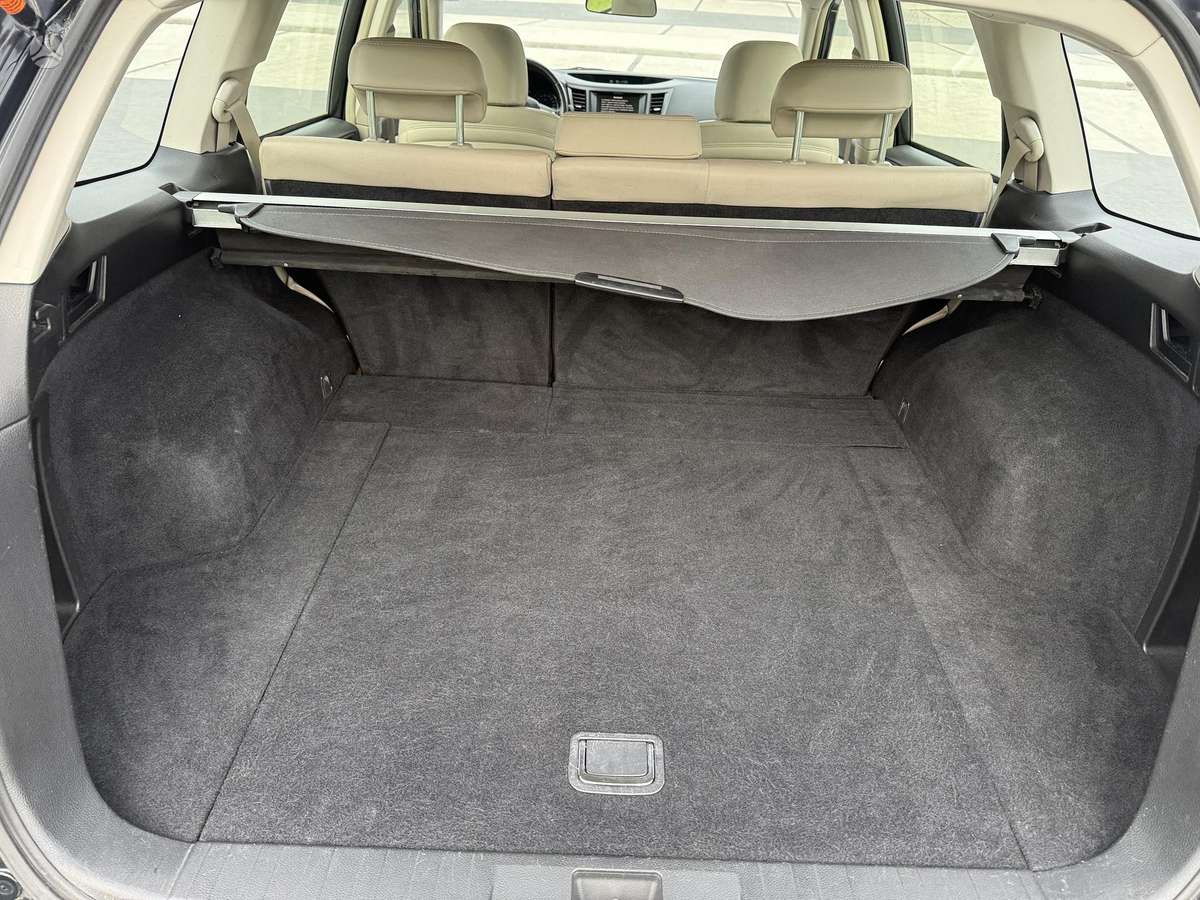 Subaru Outback 2014 — photo 24