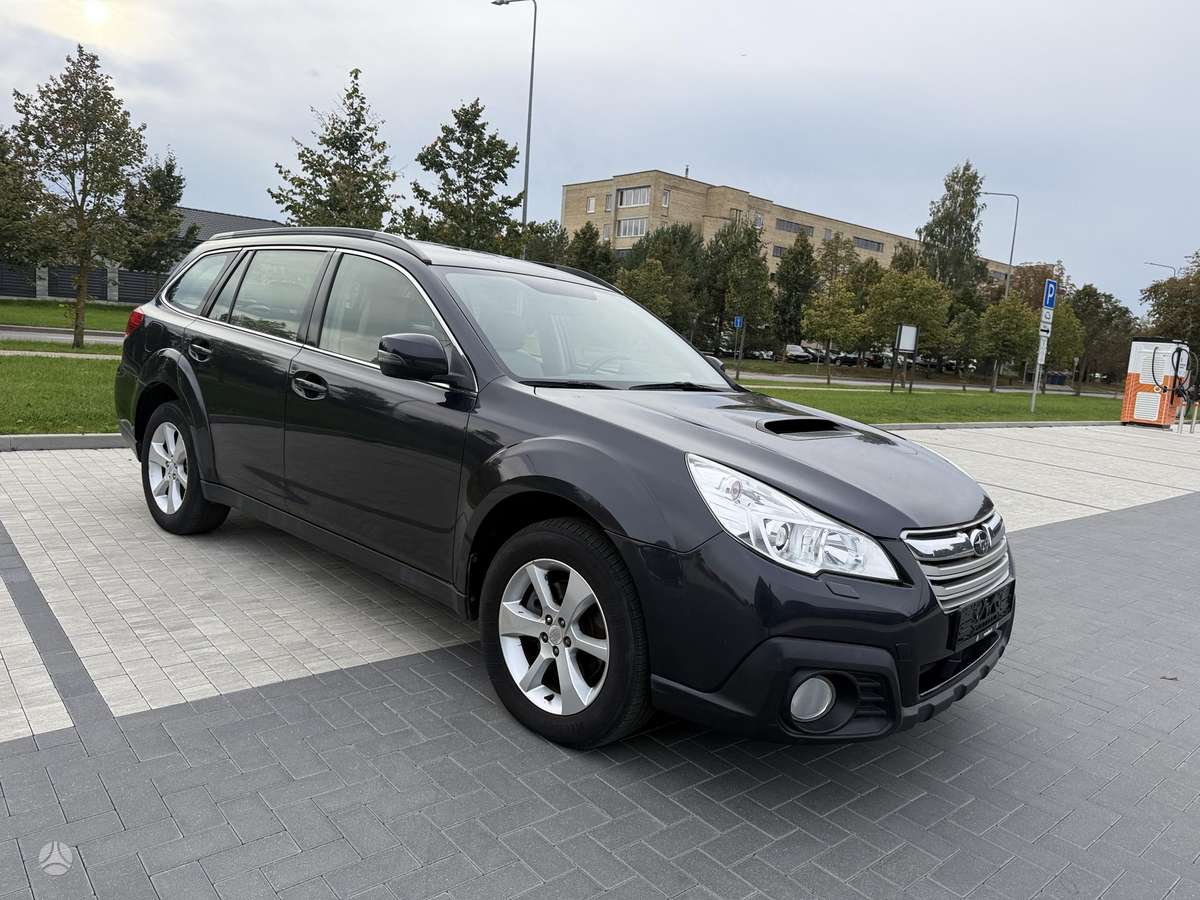 Subaru Outback 2014 — interior