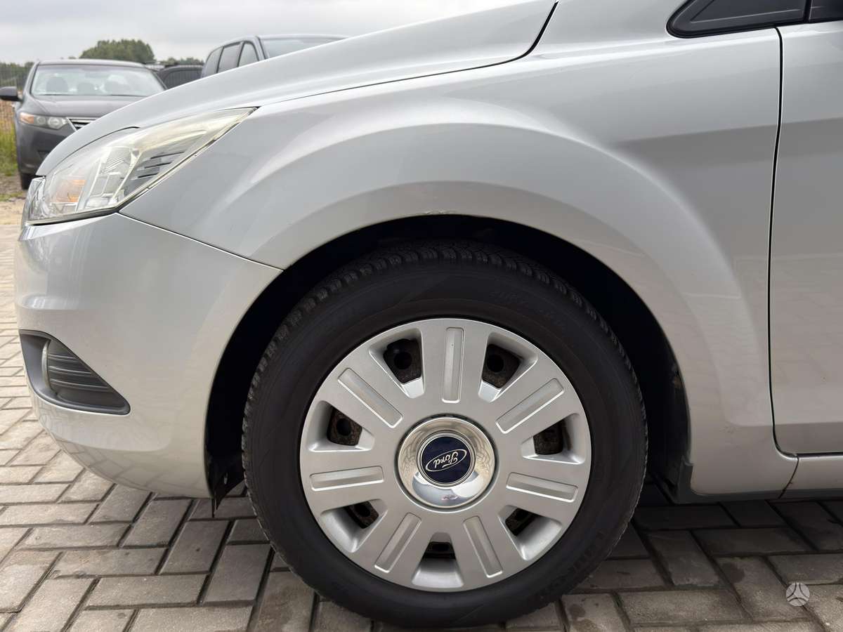 Ford Focus 2009 — photo 11