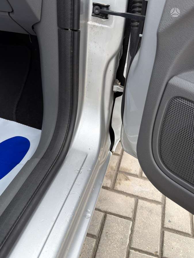 Ford Focus 2009 — photo 23