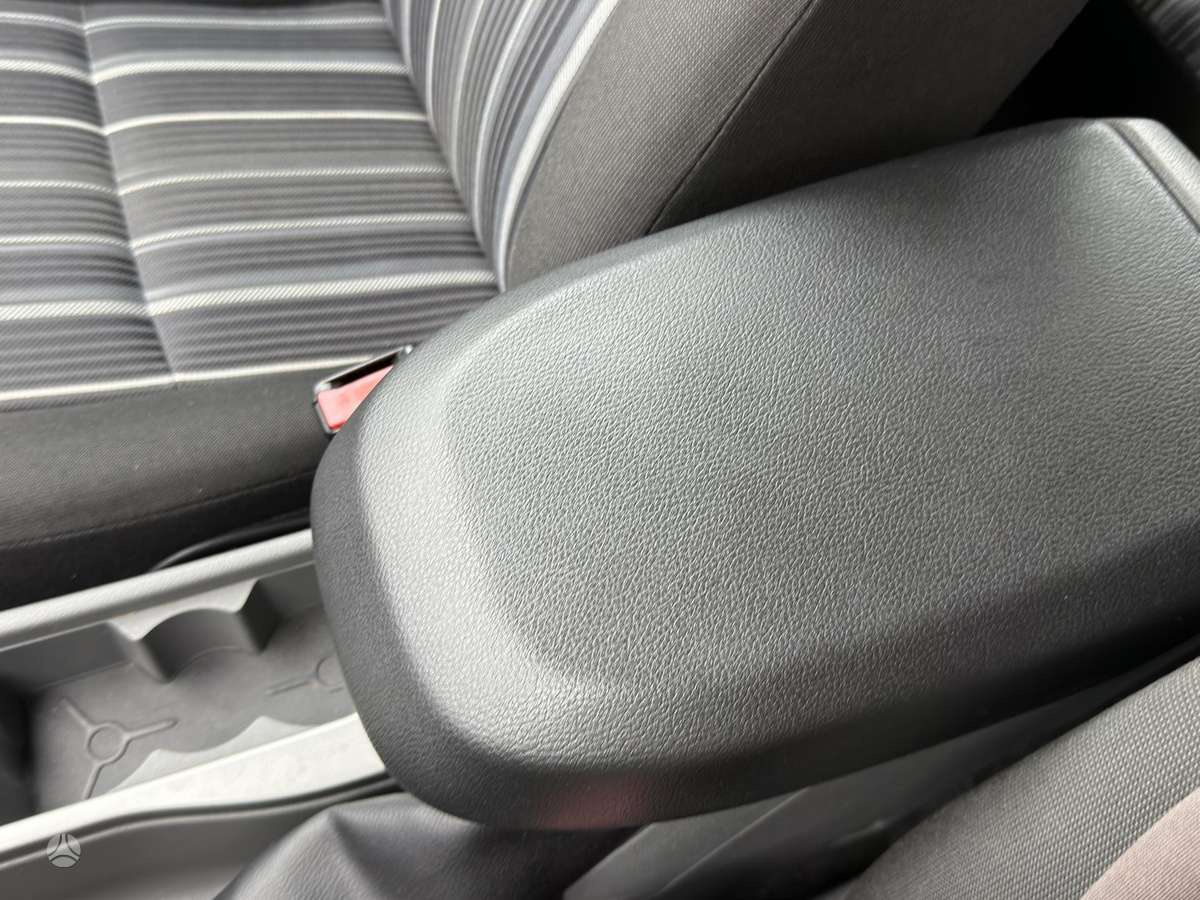Ford Focus 2009 — photo 41