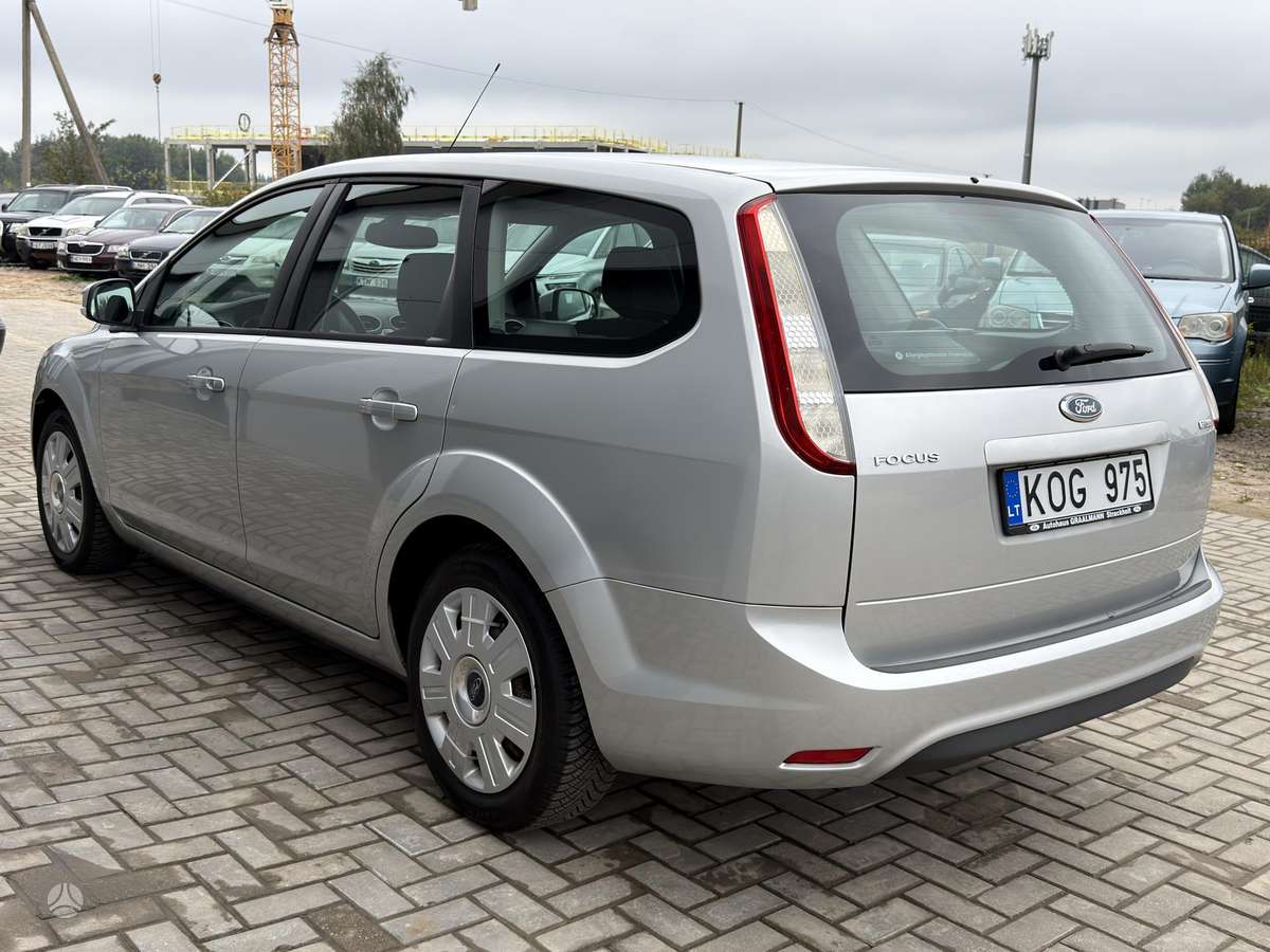Ford Focus 2009 — photo 8