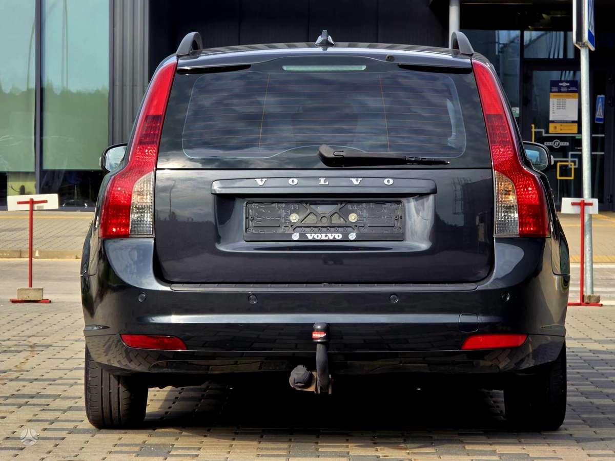 Volvo V50 2010 — photo 19