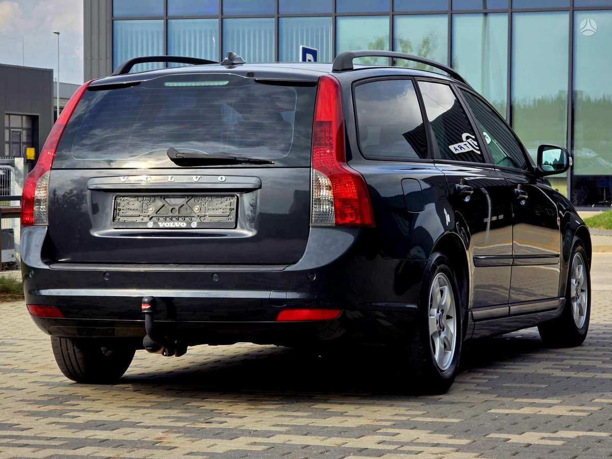 Volvo V50 2010 — photo 20