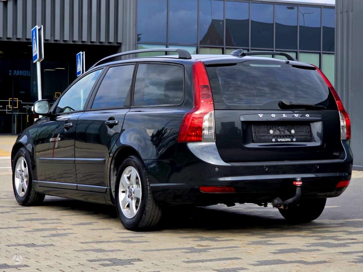 Volvo V50 2010 — photo 21