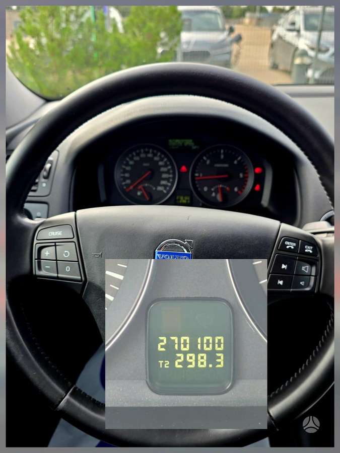 Volvo V50 2010 — photo 26