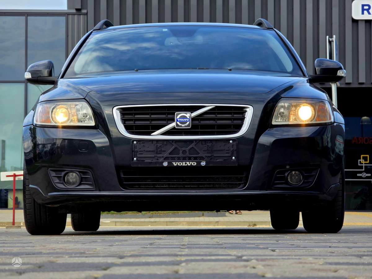 Volvo V50 2010 — photo 5