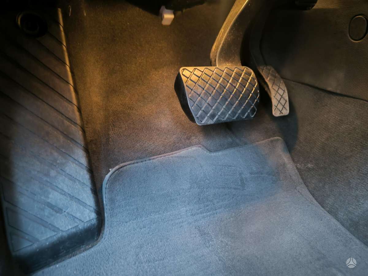 Audi A6 2008 — photo 16