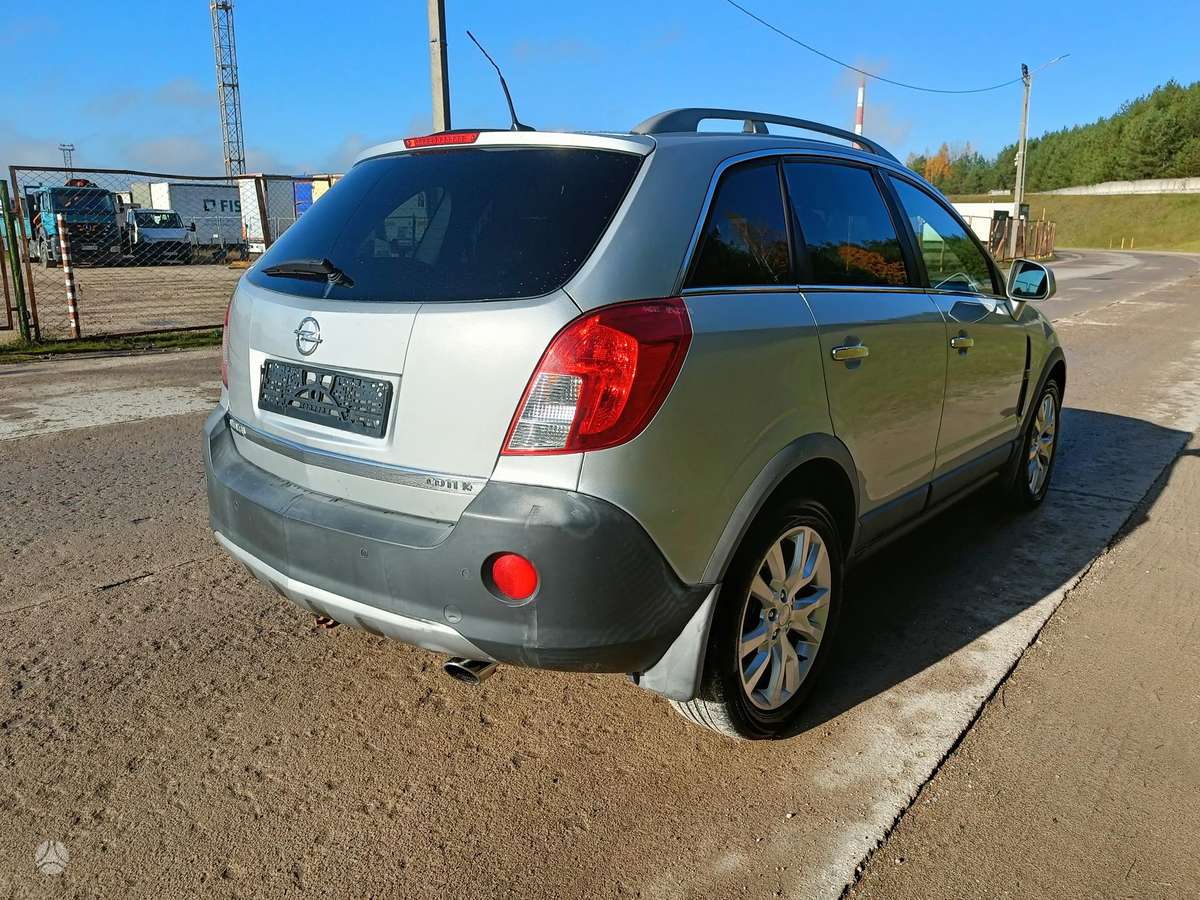 Opel Antara 2012 — салон