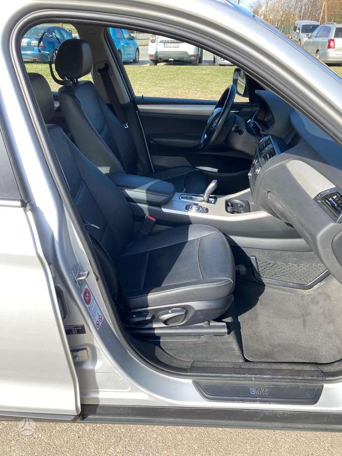 BMW X3 2012 — photo 8