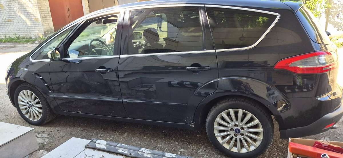 Ford S-MAX 2014 — photo 11