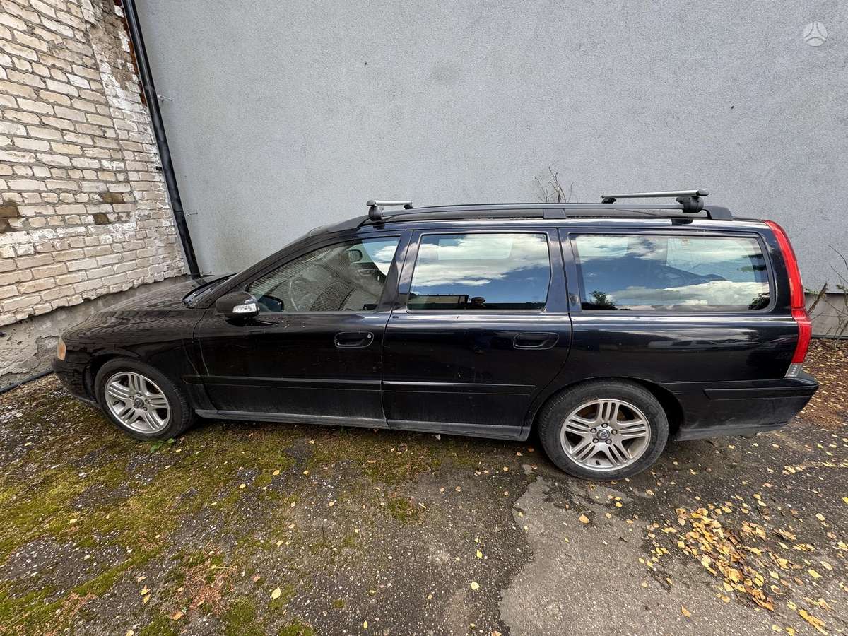 Volvo V70 2008 — interior