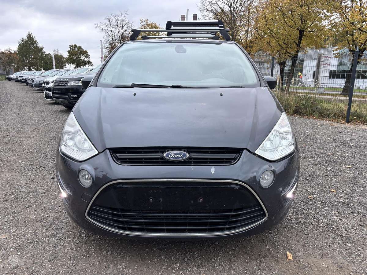 Ford S-MAX 2010 — interior
