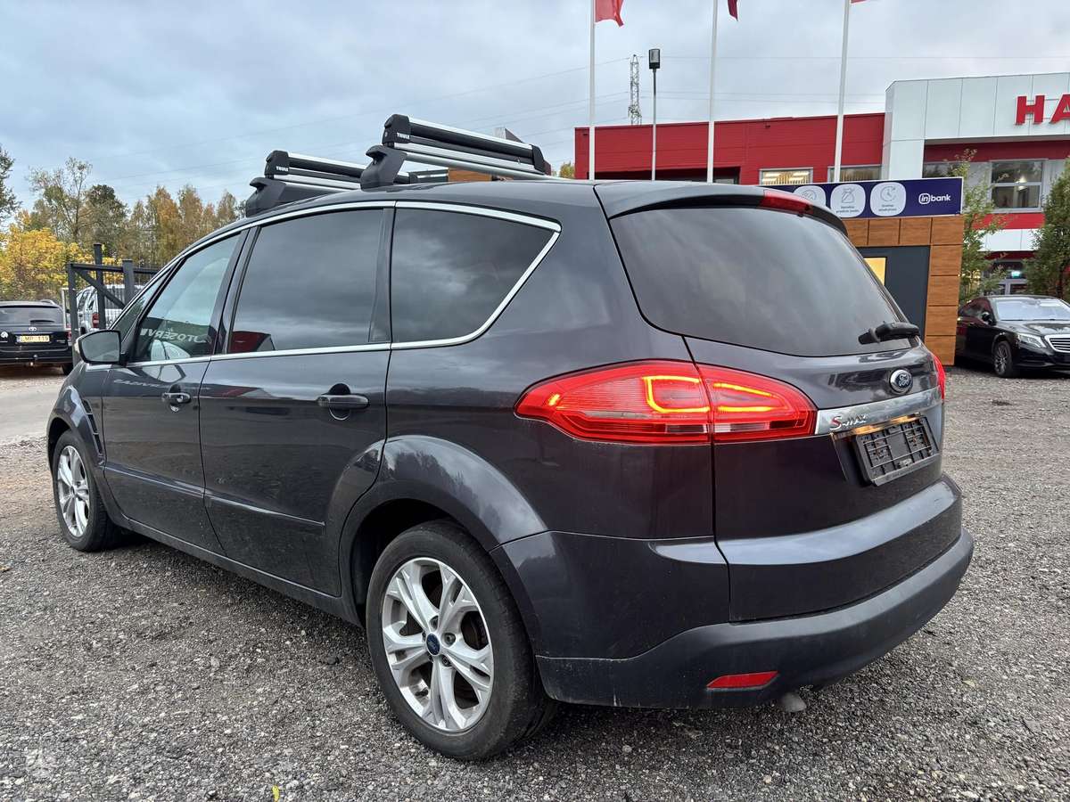 Ford S-MAX 2010 — photo 7