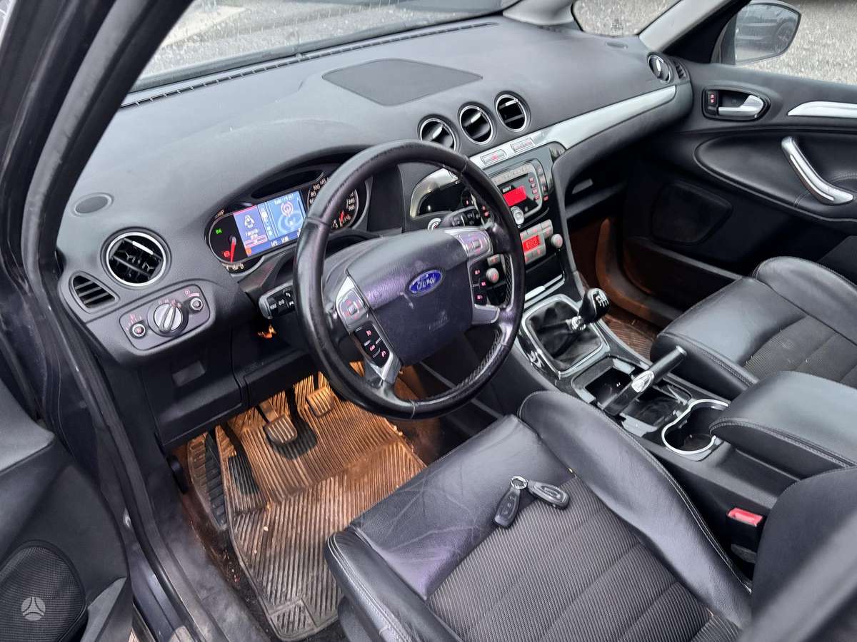 Ford S-MAX 2010 — photo 8