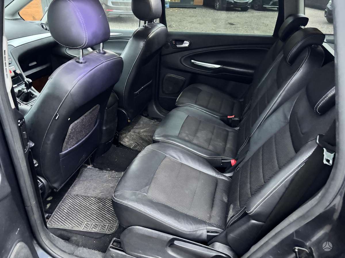 Ford S-MAX 2010 — photo 9