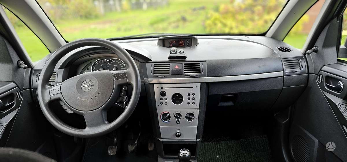 Opel Meriva 2004 — interior