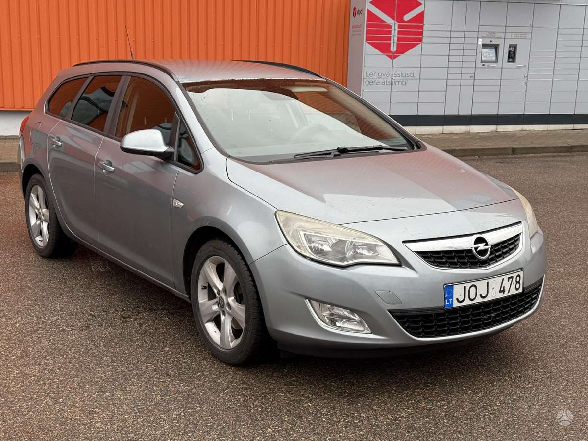 Opel Astra, 2011