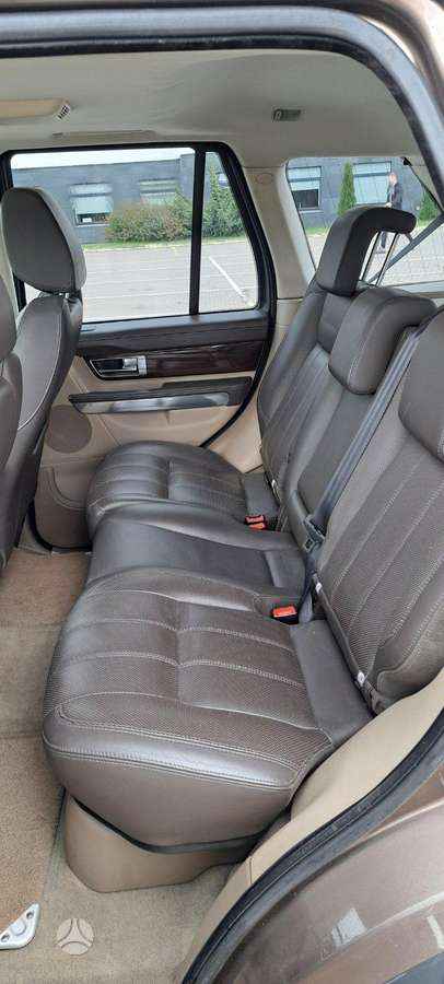 Land Rover 2010 — photo 11