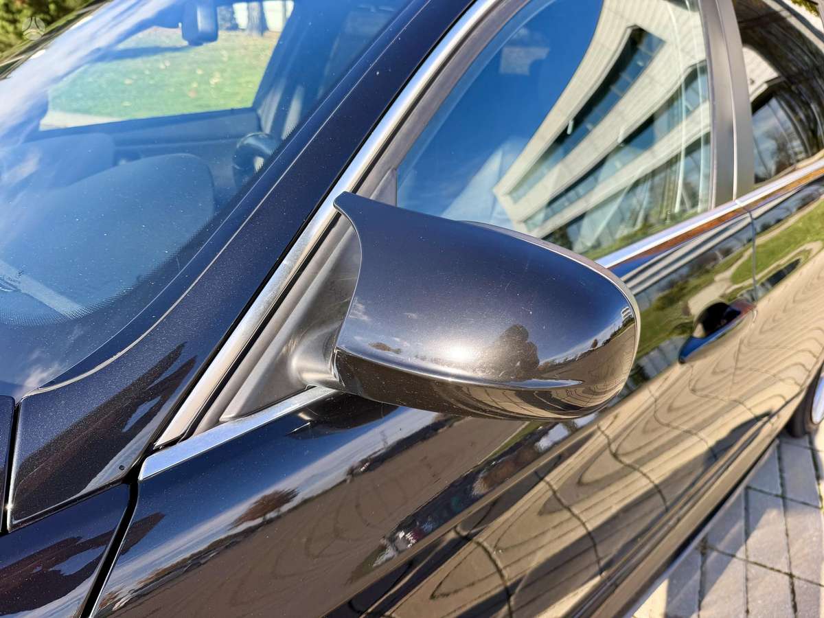 BMW 325 2010 — photo 11