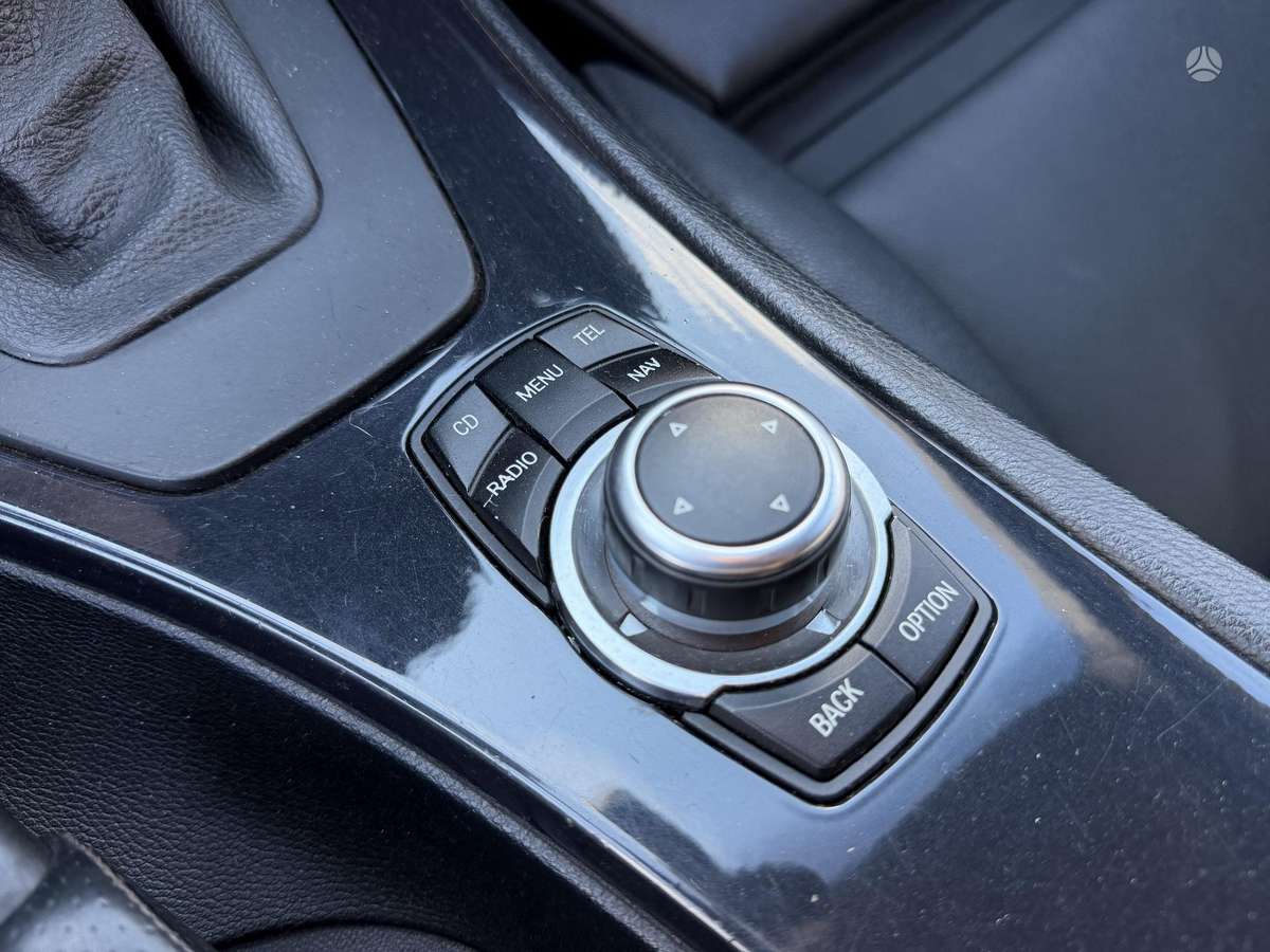 BMW 325 2010 — photo 29