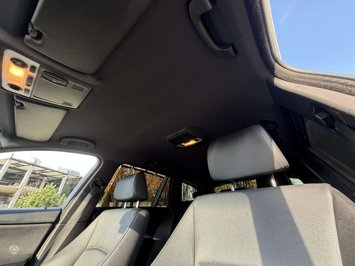 BMW 325 2010 — photo 30